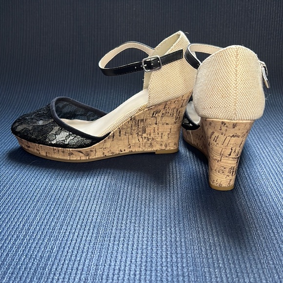 Apt. 9 Black Lace Closed Toe Platform Espadrille Wedge Sandals | EUC Size 8.5 - Picture 13 of 14